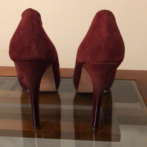 Vince Camuto Burgundy Patent & Suede Pumps NWOT - Picture 4 of 5